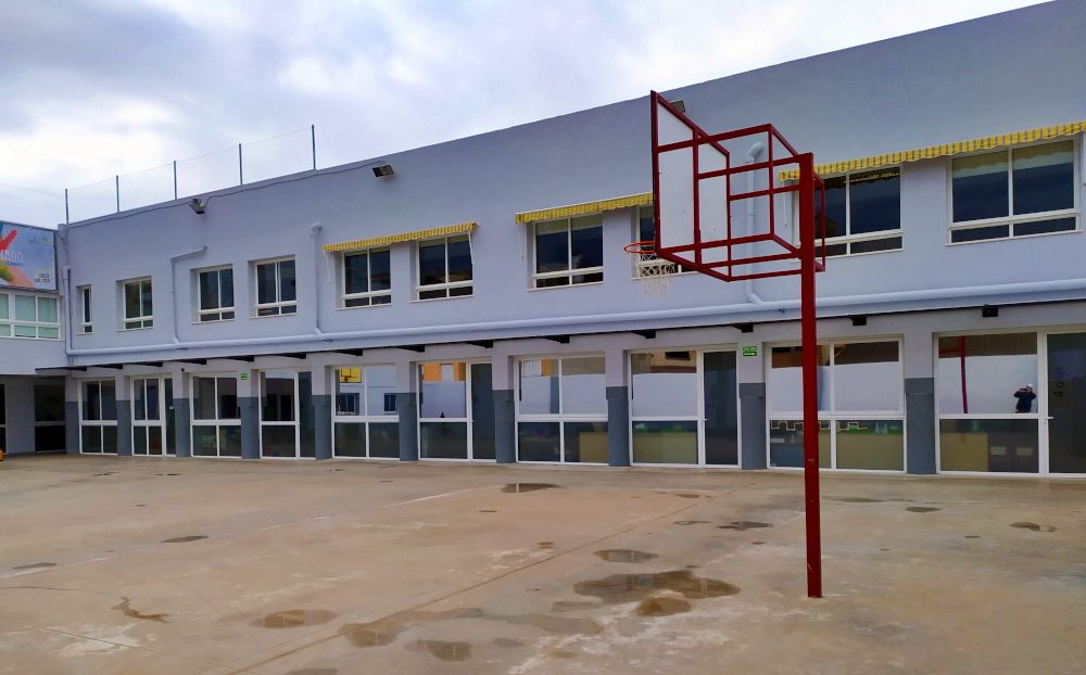 Láminas solares en una escuela de La Pobla de Vallbona