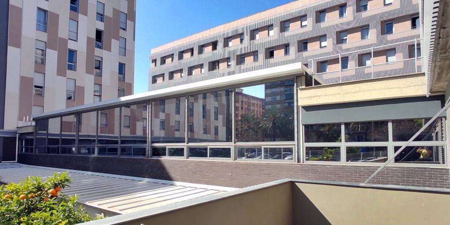 Colocación de láminas solares  Residencia Universitaria de Valencia