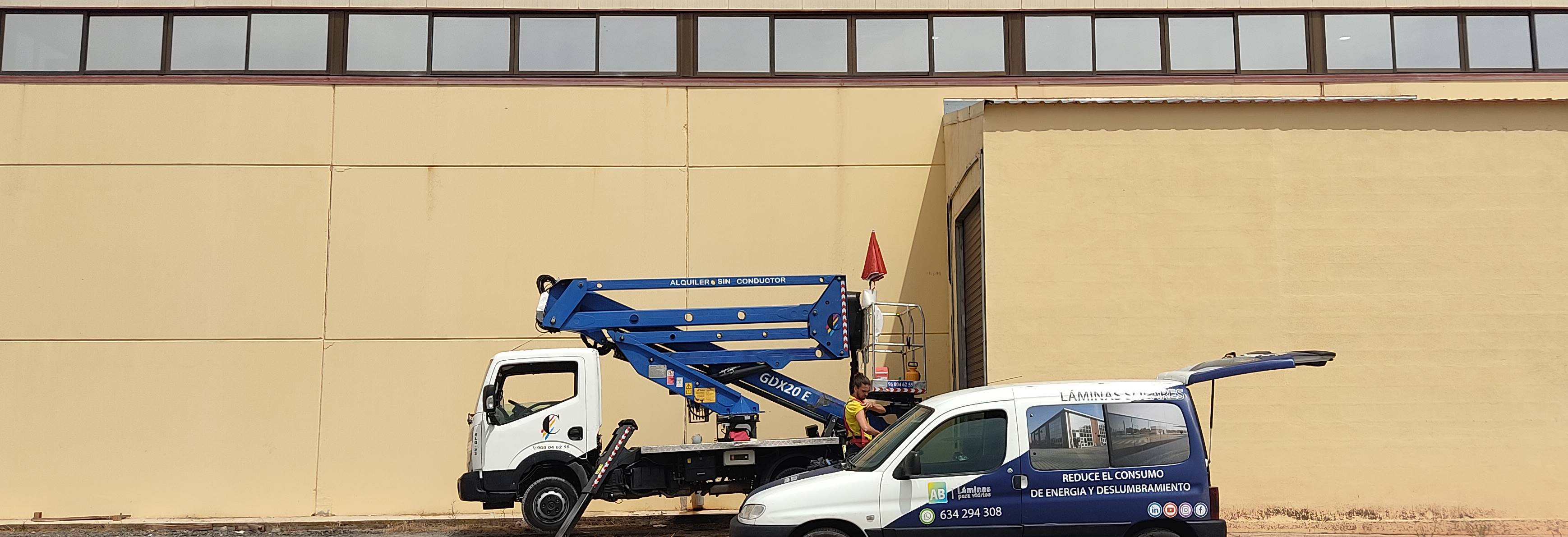 Solución al Problema del Calor en una Pastelería Industrial con Láminas Solares Llumar RHE 20 SI HPR