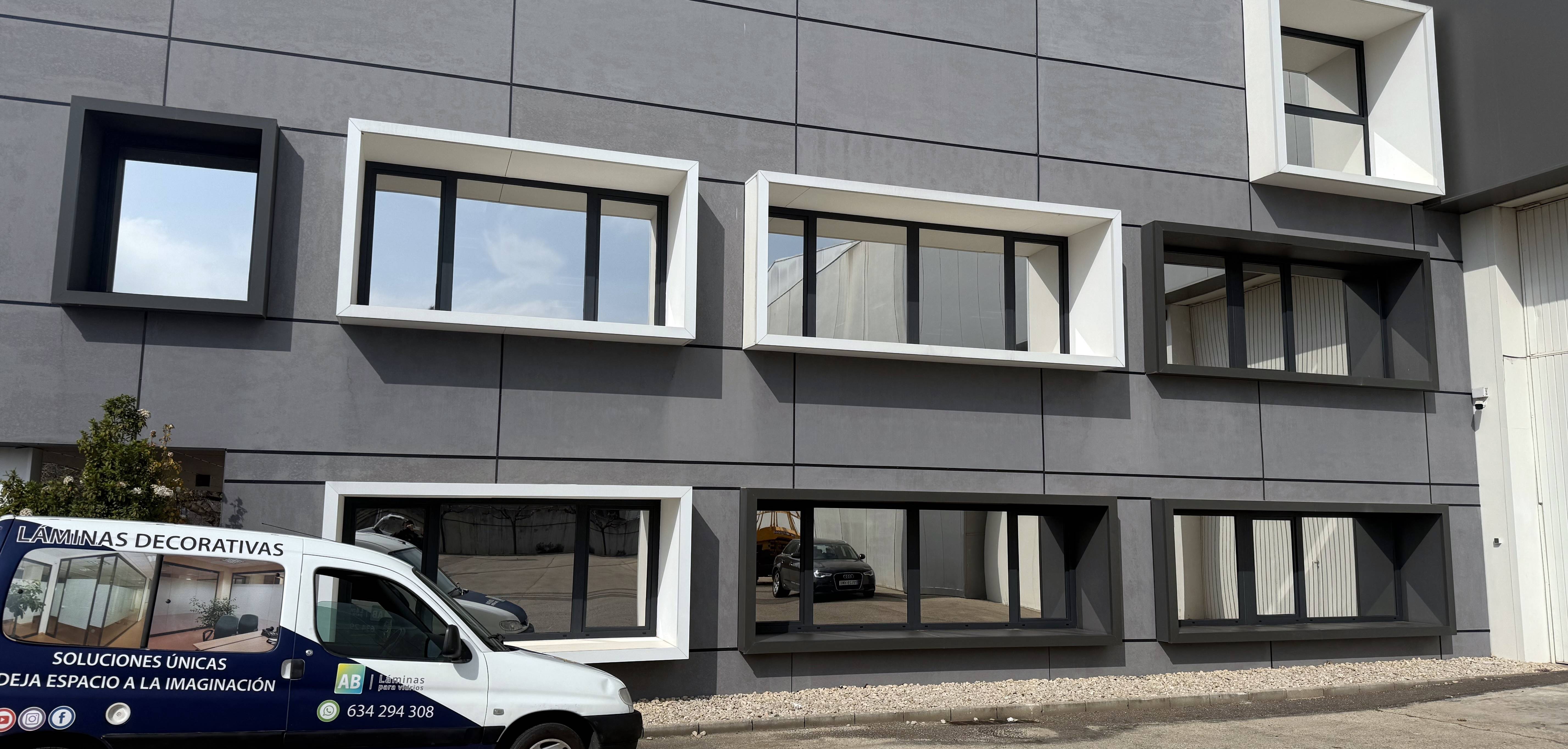 Reducción del Calor con Láminas Solares LLumar en una Empresa de L’Olleria